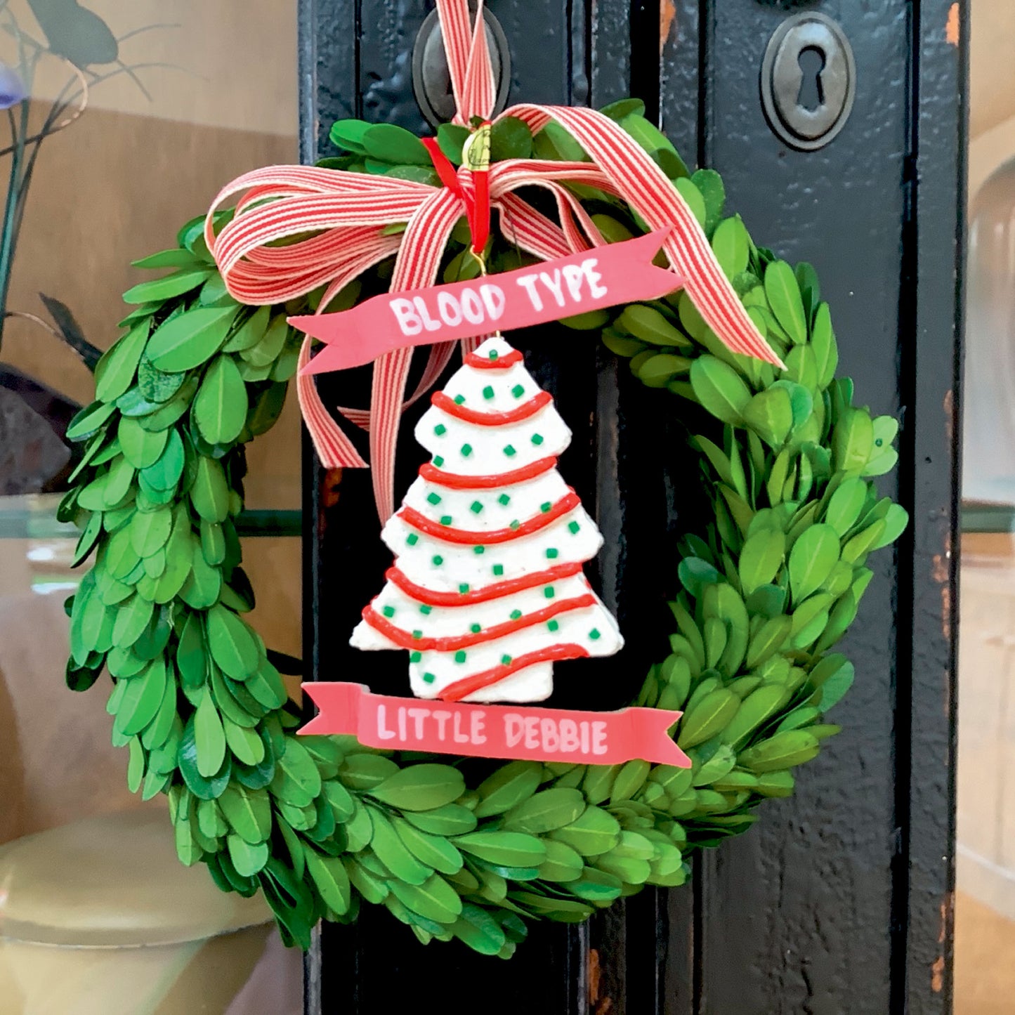 Christmas Tree Cake Ornament with Scroll